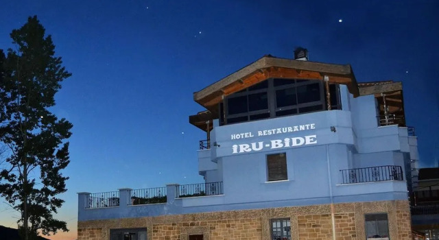 Hotel Iru-Bide, Rezerwuj Hotel Lumbier Nawarra