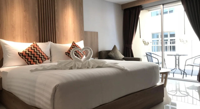 May Hotel, Забронировать Отель Отели Центральной Паттайя с парковкой, рядом с Музей искусств в 3D, Парковка