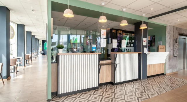 B&B HOTEL MASSY Gare TGV