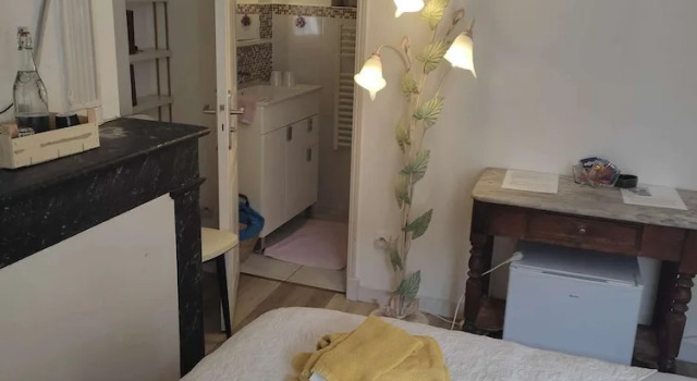 Двухместный номер Comfort с видом на город B&B Le Miroir aux Fées Bordeaux