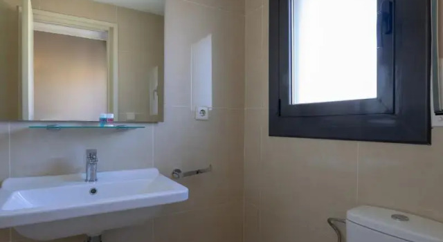 Двухместный номер Standard с балконом Hostal Alberana