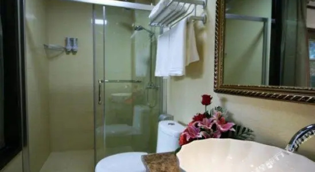 Yunfeng Holiday Hotel