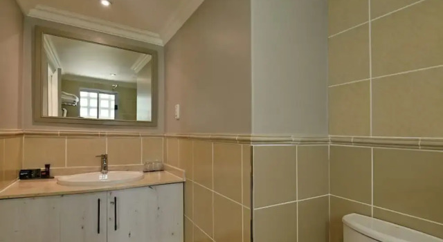 Двухместный люкс c 1 комнатой с балконом Courtyard Hotel Sandton