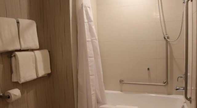 Двухместный номер Standard Holiday Inn Express & Suites Cold Lake by IHG