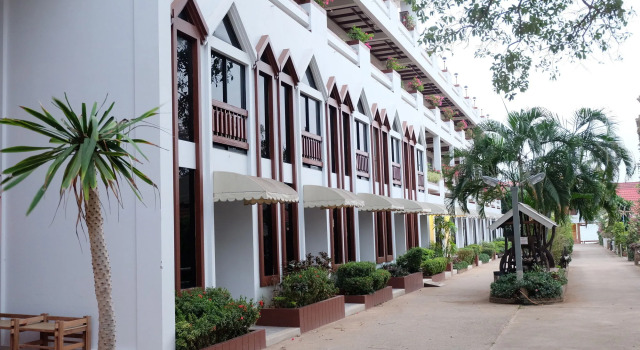 Maldives Beach Resort, Забронировать Курортный отель Кхлонг Кхут 