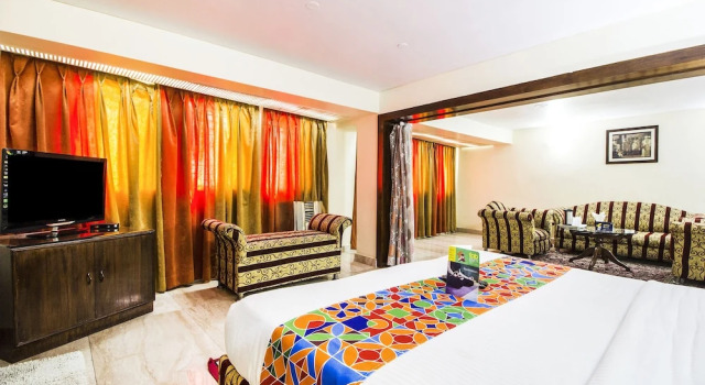 Люкс Superior FabHotel Mayfair Inn