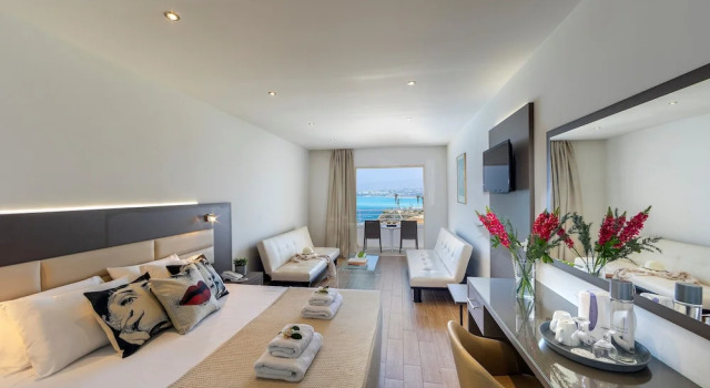 Habitación familiar Estándar con vista al jardín Queens Bay Hotel