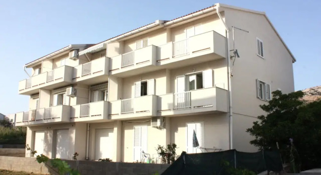 Apartments Miki Pag