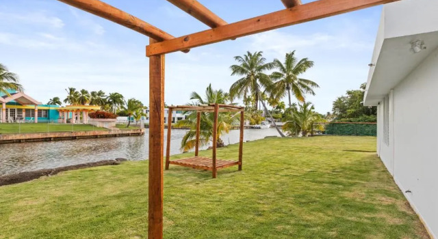 Full-Service Villa with Driver, Meals, Pool, Забронировать Вилла Коттеджи Сан-Хуан, рядом с Barbosa Park, Коттедж