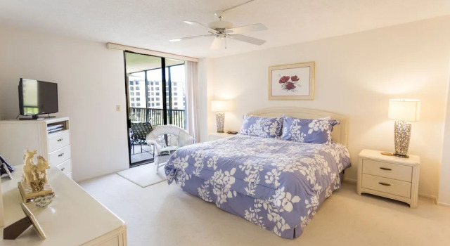 Gulf and Bay Club- D404 2 Bedrooms 2 Bathrooms Condo, Забронировать Апартаменты/квартира Отели Сиеста-Ки с парковкой, Парковка
