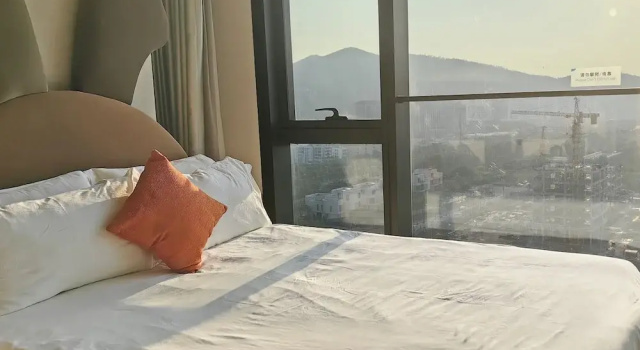 Двухместный номер Comfort с видом на окрестности Interact China Fine Condo - Novotown