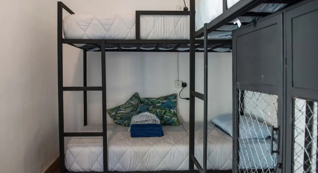 Dpm Gili T Diving Hostel & Bar, Забронировать Хостел Гили Траванган острова Гили, рядом с Порт Гили Траванган