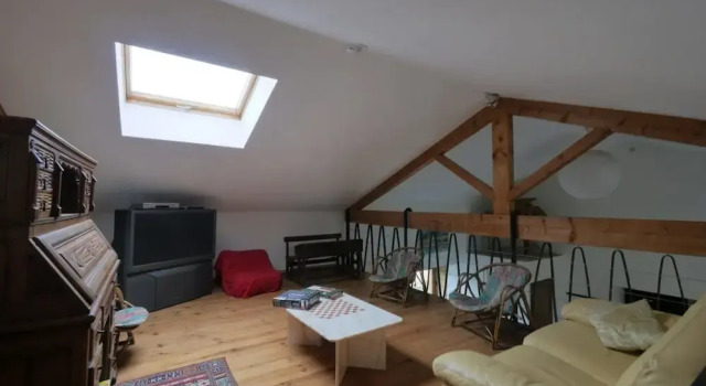 Коттедж с балконом и с видом на сад Maison dHôtes des 2 Chênes