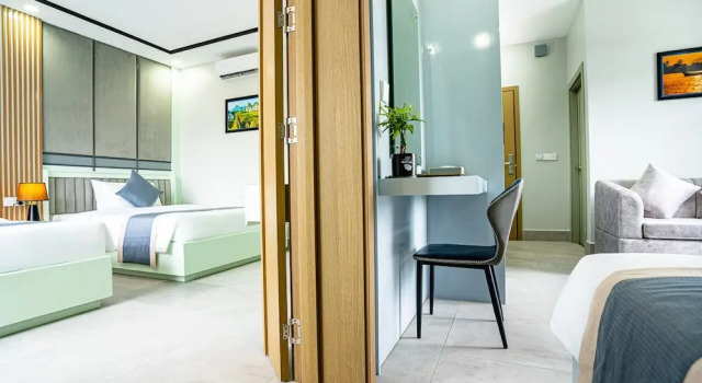 Семейный номер Standard с балконом The Square Kampot Hotel