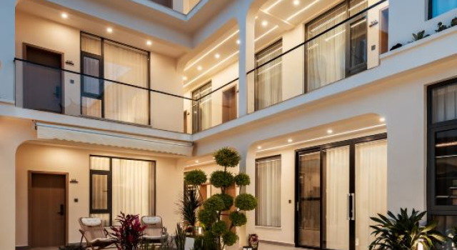 Floral Moon · Starry Haven Holiday Guesthouse (Caicun, Erhai Lake, Dali), Book Hotel Dali Yunnan
