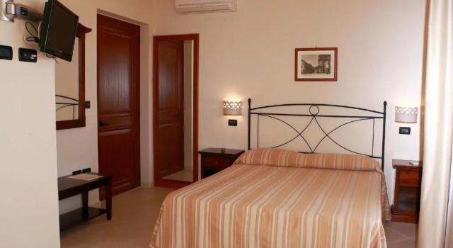 Четырёхместный номер Standard с балконом Villa Cristina
