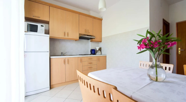 Апартаменты с 2 комнатами с частичным видом на море Apartments Mrva