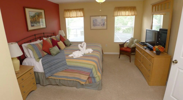 This Wonderful 4 Bedroom House Located on the Lake Wilson Preserve