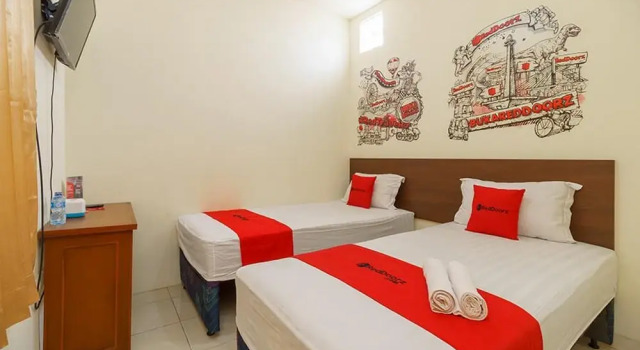 Двухместный номер Standard RedDoorz Plus @ Tanjung Duren