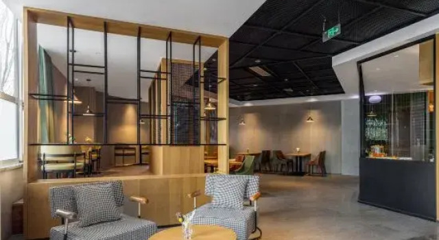 Palace Hotel (Beijing Conference Center Laiguangying), Book Hotel Hoteller i Beijing Province med parkering, Parkering