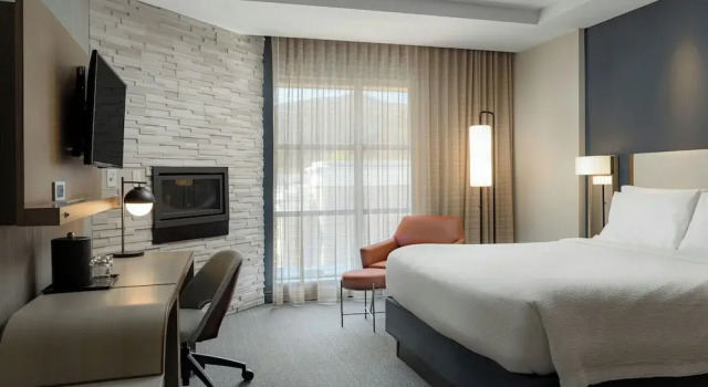 Двухместный номер Standard Courtyard by Marriott Gatlinburg Downtown