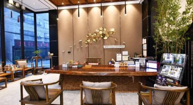 Q+ Zhoudu Theme Hotel, Book Hotel Xiangxi Hunan