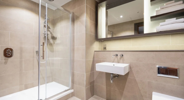 Двухместный номер Deluxe DoubleTree by Hilton Belfast City Ten Square