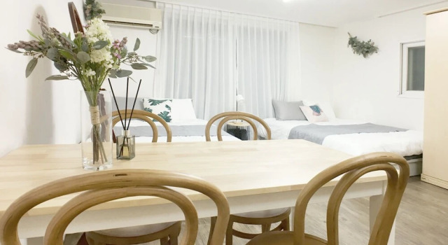 Sunny House Hongik snt 1mins, Забронировать Отель Отели Сеула 3 звезды, рядом с Торговая улица Хондэ, 3*