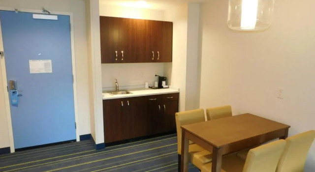 Люкс Days Inn & Suites by Wyndham Kearney NE