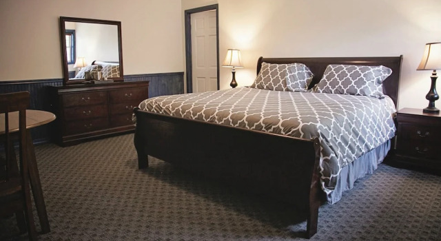 Blue Hill Lodge, Book Hotel Mount Tremper New York State
