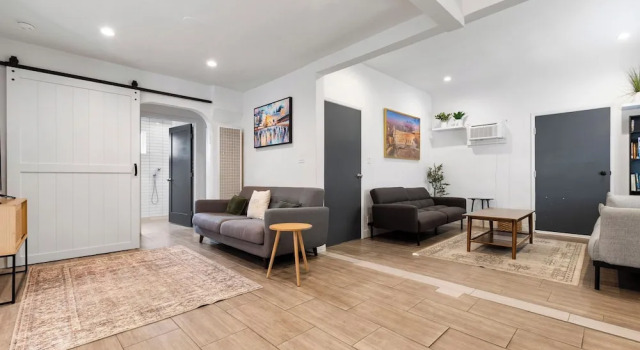 Коттедж 10mins to Rodeo Drive, 15mins to Venice Modern 4bdr Shenandoah by Avantstay