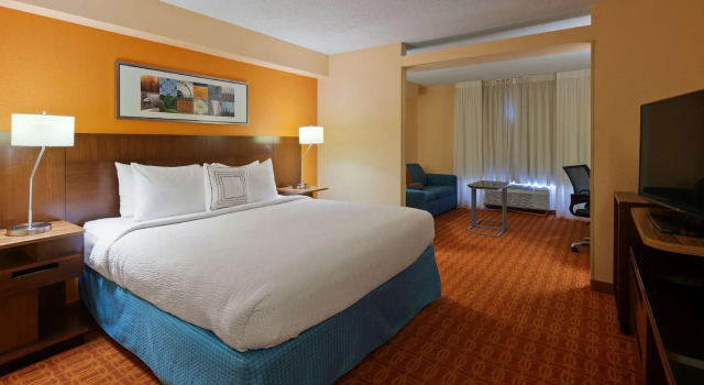 Двухместный люкс Country Inn & Suites by Radisson, LSU - Medical Corridor