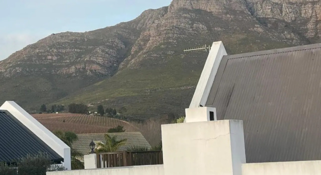Апартаменты Paradyskloof Suite