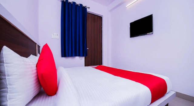 OYO 16542 Flagship Bhoovi Residency, Забронировать Отель Нойда штат Уттар-Прадеш