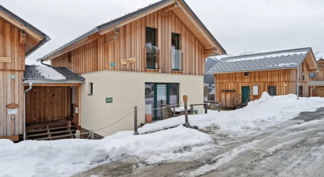 Premium Chalet in Hohentauern with Hot Tub, Book Chalet Villaer i Murtal, Villa