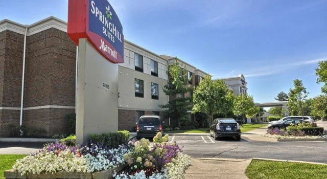 Люкс Standard SpringHill Suites Detroit Southfield