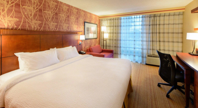 Двухместный номер Standard Courtyard by Marriott Canton