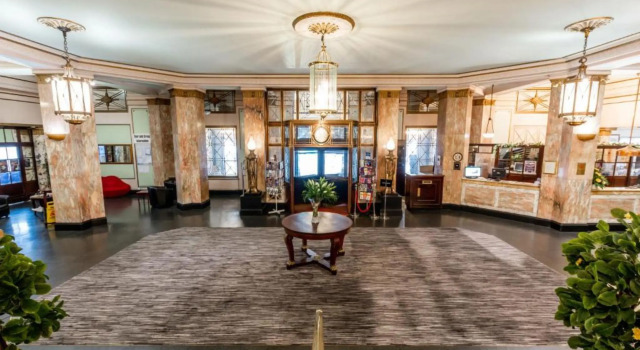 Adelphi Hotel, Buchen Sie Hotel Hotels in Liverpool mit Frühstück, in der Nähe von FACT, Frühstück