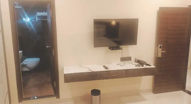 Astra Hotels and Suites - Sector 7 HSR Layout, Забронировать Отель Отели штата Карнатаки с парковкой, Парковка
