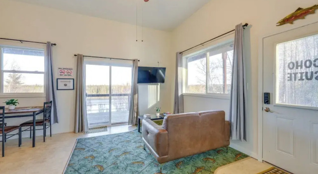 River Views & Fire Pit: Cozy Soldotna Apartment!, Rezerwuj Apartament Soldotna 