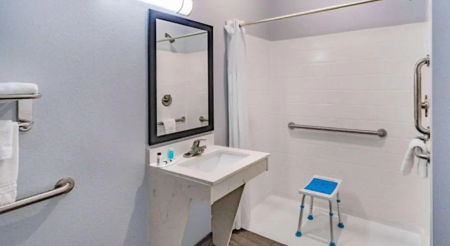 Четырёхместный номер Deluxe Days Inn & Suites by Wyndham Horn Lake - Memphis Graceland