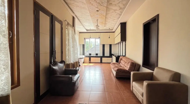 Villa Zahira & House 2, Rezerwuj Willa Jambi 
