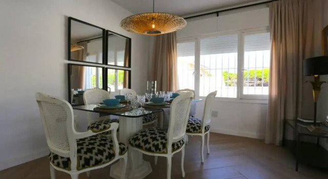 VILLA LUNA Beach Premium 9PAX, Prenota Villa Hotel a Axarquía con parcheggio, Parcheggio