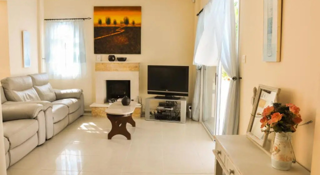 Villa Olivia, Coral Bay, Book Villa Hoteller i Coral Bay med parkering, Parkering