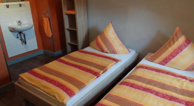 Трёхместный номер Economy Hotel h4 easy