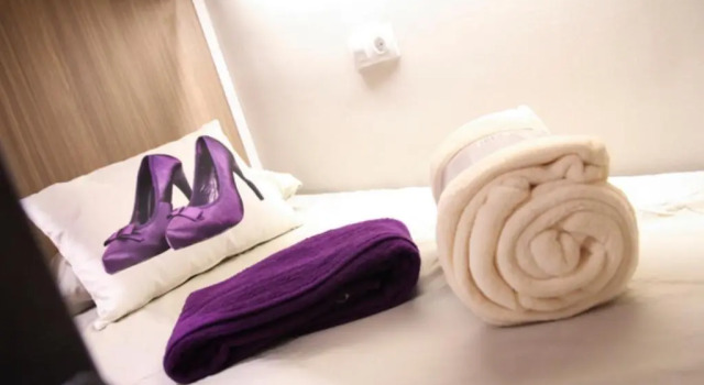 Кровать в общем номере (женский номер) Barcelona & You Hostel Sagrada Familia