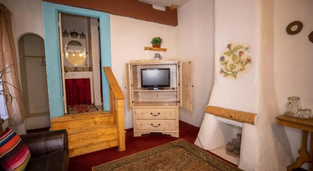 Полулюкс Bisbee Grand Hotel, Saloon, and Music Venue