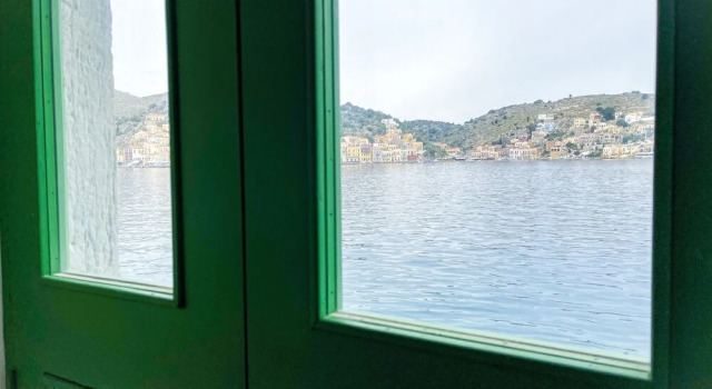 Pitini 1 - Seafront - Harbour view