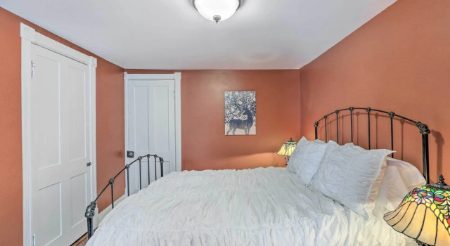 Charming Lambertville Retreat - 1 Mi to River!