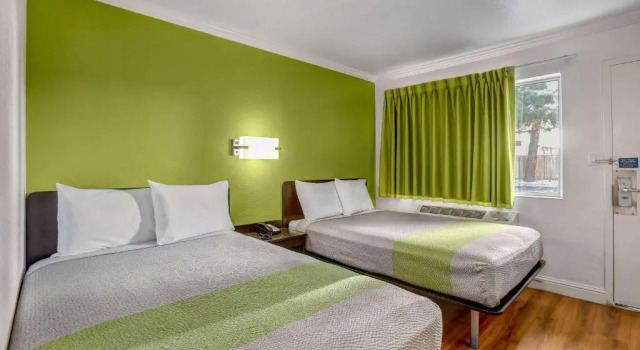 Четырёхместный номер Deluxe Motel 6-King City, CA
